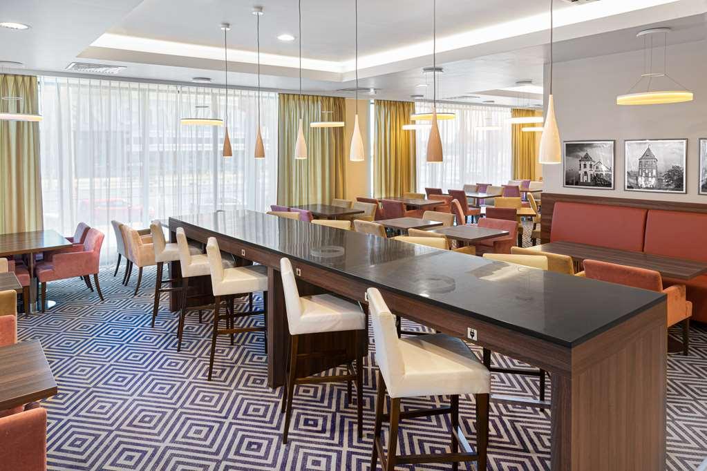 Hampton By Hilton Minsk City Centre Εστιατόριο φωτογραφία